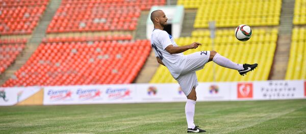 Футболист сборной Кыргызстана Эдгар Бернхардт на тренировке. Архивное фото - Sputnik Кыргызстан