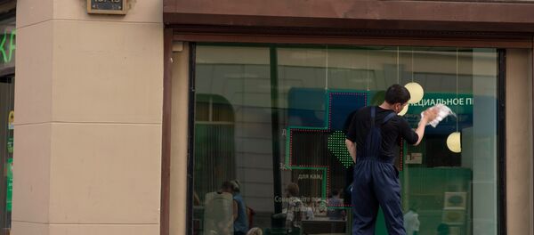 Иштеп жаткан мигрант. Архив - Sputnik Кыргызстан