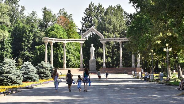Памятник Курманжан Датки в центре столицы. Архивное фото - Sputnik Кыргызстан