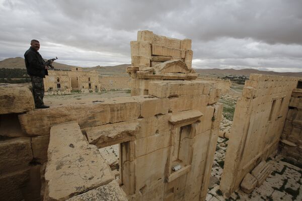 Древний город Пальмира, являющийся одним из шести сирийских объектов Всемирного культурного наследия ЮНЕСКО, находится под контролем боевиков - Sputnik Кыргызстан