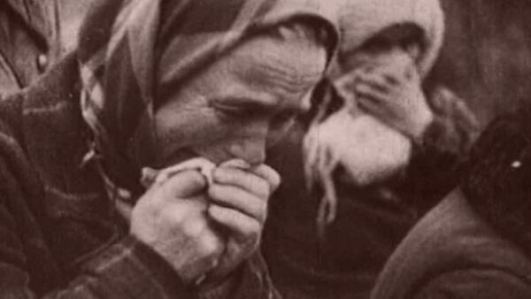 Память и скорбь: свобода, оплаченная миллионами жизней. Кадры из архива - Sputnik Кыргызстан