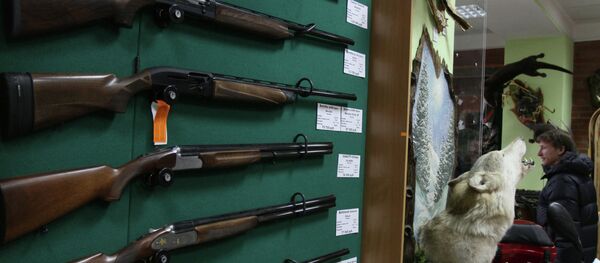 Образцы оружия на витрине. Архивное фото - Sputnik Кыргызстан