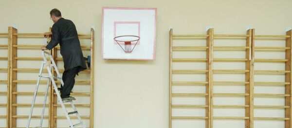 Подготовка к 1 сентября одной из школ в Великом Новгороде - Sputnik Кыргызстан