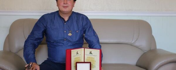 Кыргыз манасчы Замирбек Баялиев. Архив Кыргыз манасчы Замирбек Баялиев. Архив - Sputnik Кыргызстан