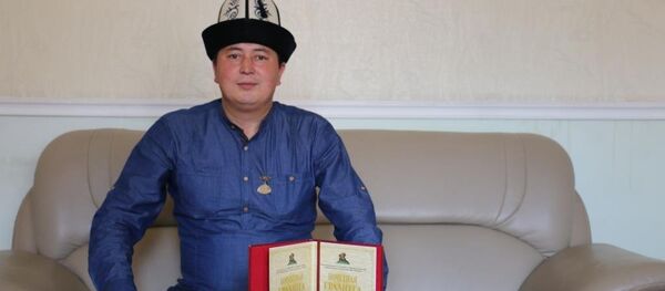 Кыргыз манасчы Замирбек Баялиев. Архив - Sputnik Кыргызстан