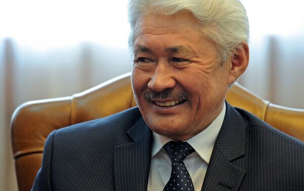 2000-жылкы президенттик шайлоого катышкан Турсунбек Акун - Sputnik Кыргызстан