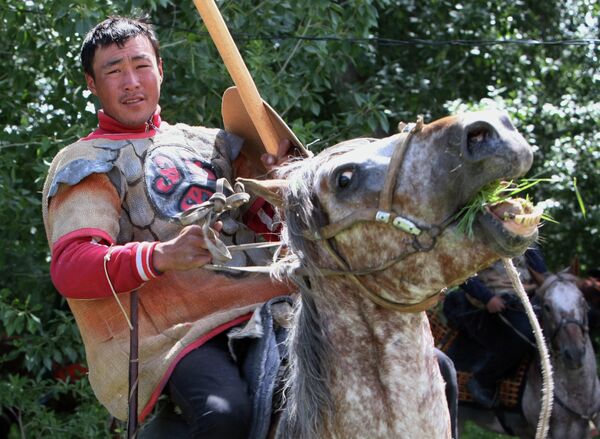 Игры и соревнования на лошадях доставили зрителям настоящее удовольствие - Sputnik Кыргызстан