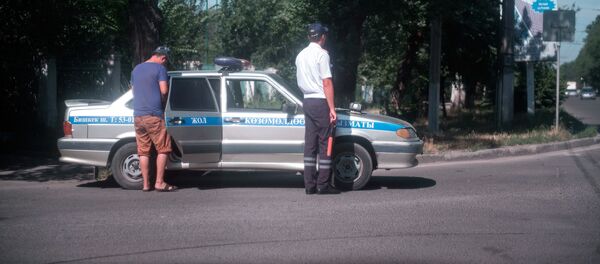 Сотрудник ДПС на службе. Архивное фото - Sputnik Кыргызстан