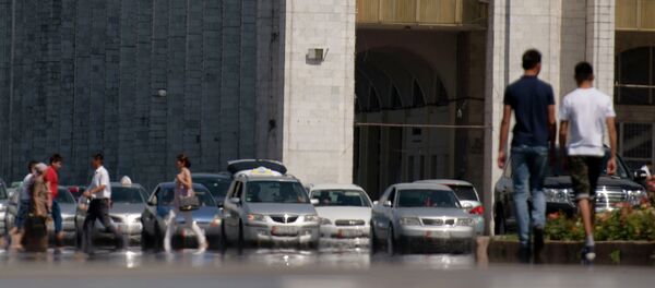 Жаркая погода в городе Бишкек. Архивное фото - Sputnik Кыргызстан