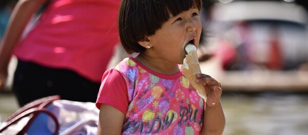 Палящее солнце или как спасаются бишкекчане от жары - Sputnik Кыргызстан