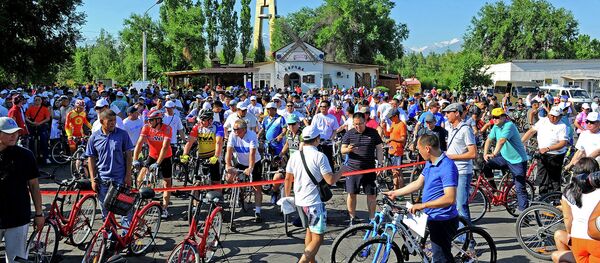 Архивное фото участников ежегодного велопробега в Бишкеке - Sputnik Кыргызстан