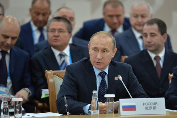 Президент Российской Федерации Владимир Путин на заседании Совета глав государств-членов ШОС. Архивное фото - Sputnik Кыргызстан