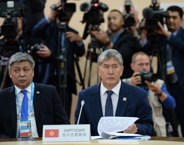 Кыргызстандын президенти Алмазбек Атамбаев. Архив - Sputnik Кыргызстан