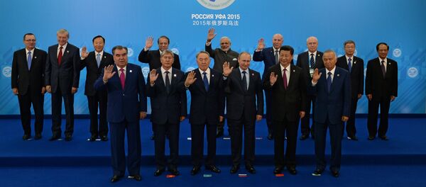 Церемония совместного фотографирования глав государств-членов Шанхайской организации сотрудничества. Архивное фото - Sputnik Кыргызстан