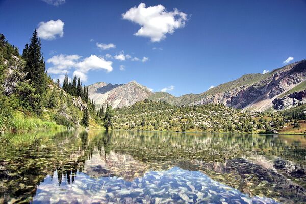Высокогорное озеро Сары-Челек – это бриллиант в горном обрамлении. - Sputnik Кыргызстан
