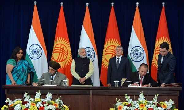 Подписан ряд соглашений между Кыргызстаном и Индией. - Sputnik Кыргызстан