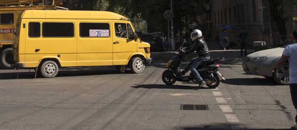 Маршрутное такси на улицах Бишкека. Архивное фото - Sputnik Кыргызстан