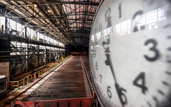 Часы на цеху. Архивное фото - Sputnik Кыргызстан