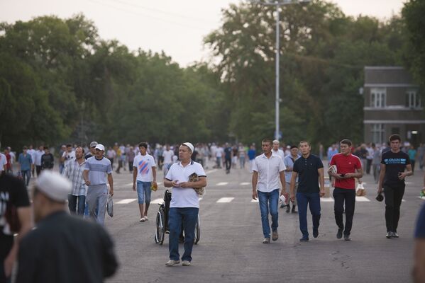 Бишкек шаарында майрамдык намаз болду. - Sputnik Кыргызстан