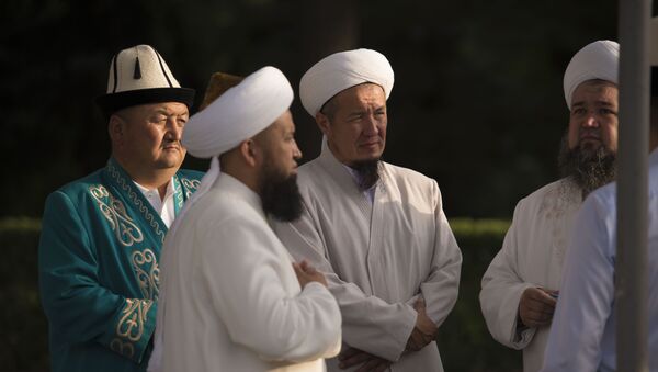 Руководящие кадры Духовного управления мусульман КР. Архивное фото - Sputnik Кыргызстан