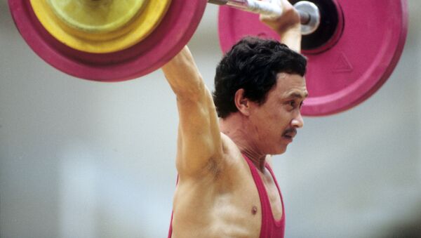 Олимпийский чемпион Каныбек Осмоналиев. Архивное фото - Sputnik Кыргызстан