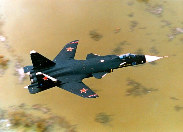 Истребитель С-37 Беркут (Су-47) — экспериментальная летающая лаборатория. Необычен внешний вид самолета из-за применения крыла обратной стреловидности (КОС) - Sputnik Кыргызстан