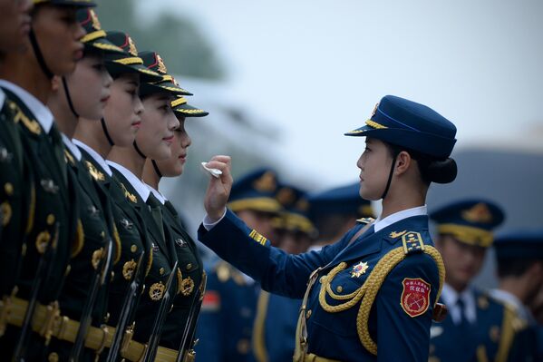 Почетный караул перед приездом генерал-губернатора Новой Зеландии в Пекин - Sputnik Кыргызстан