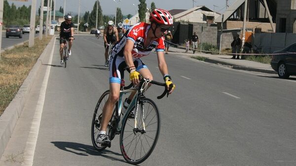 Дуатлон: спортсмены побегали и проехали на велосипедах в Бишкеке - Sputnik Кыргызстан