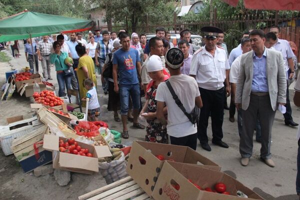 Проверки состояния рынков в городе Ош - Sputnik Кыргызстан