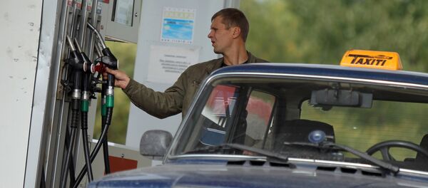 Бензин куючу жай. Архив Бензин куючу жай. Архив - Sputnik Кыргызстан