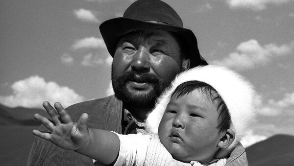 Неизвестные кадры из первого фильма Толомуша Океева Небо нашего детства - Sputnik Кыргызстан