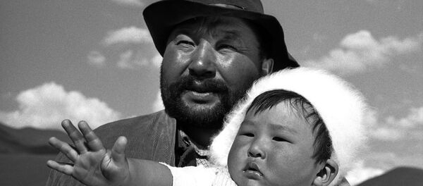 Неизвестные кадры из первого фильма Толомуша Океева Небо нашего детства - Sputnik Кыргызстан