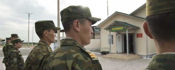 Пограничники Кыргызстана в строю. Архивное фото - Sputnik Кыргызстан