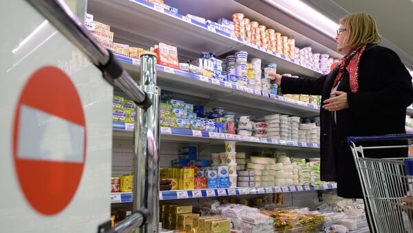Литовская молочная продукция в московском супермаркете. Архивное фото - Sputnik Кыргызстан