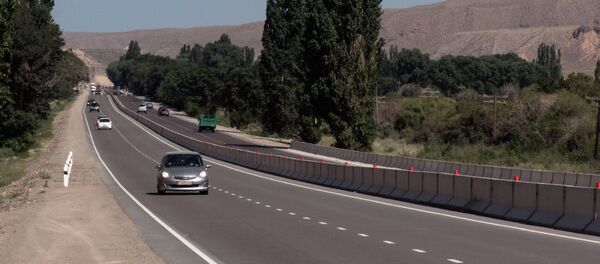 Кыргызстандын автоунаа жолу. Архив - Sputnik Кыргызстан