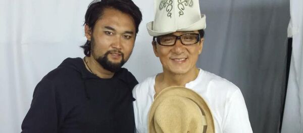 Элчоро Курман с Джеки Чаном - Sputnik Кыргызстан