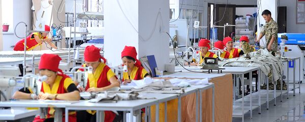 Швейный цех по пошиву военной одежды. Архивное фото - Sputnik Кыргызстан