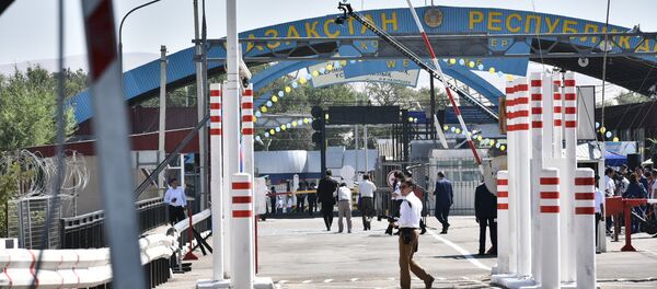 Контрольно-пропускной пункт Ак-Жол на границе с Казахстаном. Архивное фото - Sputnik Кыргызстан