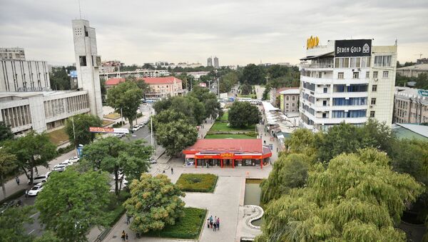 Вид с здания ЦУМа на сквер с с фонтанным комплексом. Архивное фото - Sputnik Кыргызстан