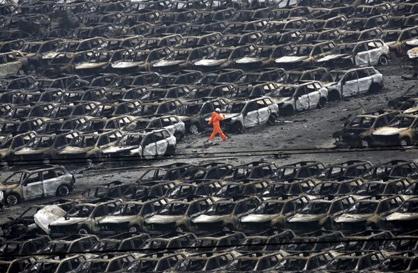 Взрыв в китайском Тяньцзине унес жизни как минимум 85 человек. - Sputnik Кыргызстан