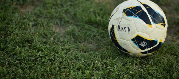 Футбольный мяч. Архивное фото Футбольный мяч. Архивное фото - Sputnik Кыргызстан