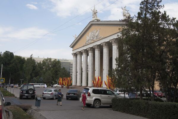 Театр оперы и балета имени Абдыласа Малдыбаева. Архивное фото - Sputnik Кыргызстан