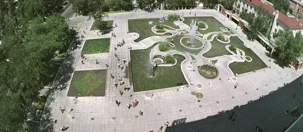 Вид на фонтан у ЦУМа в городе Фрунзе (Бишкек). Архивное фото - Sputnik Кыргызстан