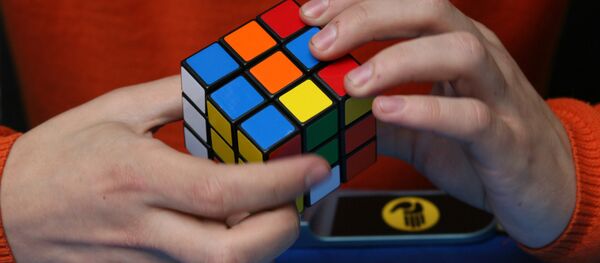 Кубик Рубика. Архивное фото - Sputnik Кыргызстан