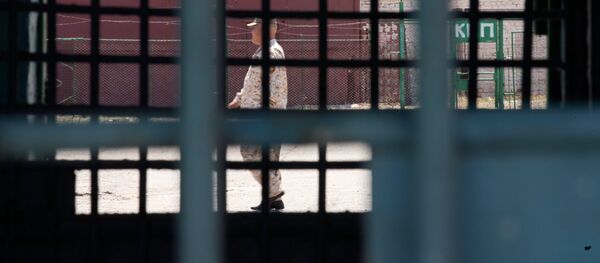 Сотрудник государственной службы исполнения наказания. Архивное фото - Sputnik Кыргызстан