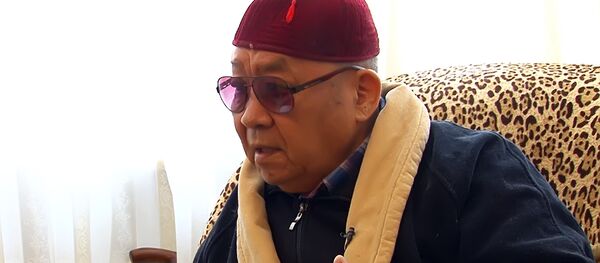 Акын, драматург Эрнис Турсунов. Архив - Sputnik Кыргызстан