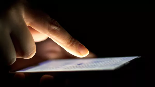 Человек со смартфоном. - Sputnik Кыргызстан