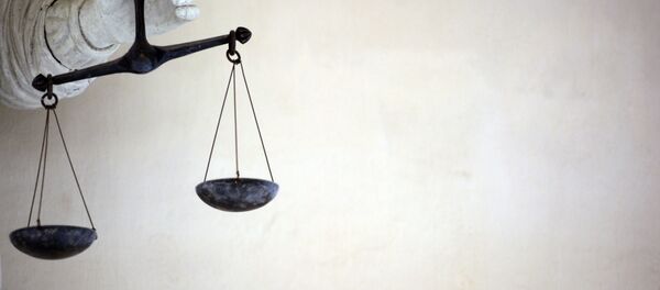 Весы на руках статуи Фемиды. Архивное фото - Sputnik Кыргызстан
