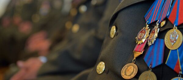 согушчандарды жок кылган УКМКнын кызматкери. Архив согушчандарды жок кылган УКМКнын кызматкери. Архив - Sputnik Кыргызстан