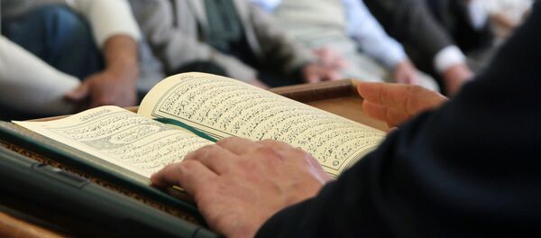 Мечиттеги мусулмандар. Архив - Sputnik Кыргызстан